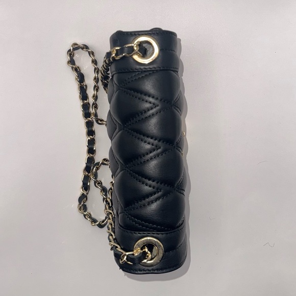 VALENTINO BY MARIO VALENTINO
Beatriz Black Leather Shoulder Bag
NWT - Picture 4 of 7